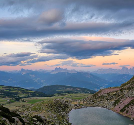 The Villanders mountain pasture with the Totensee Lake